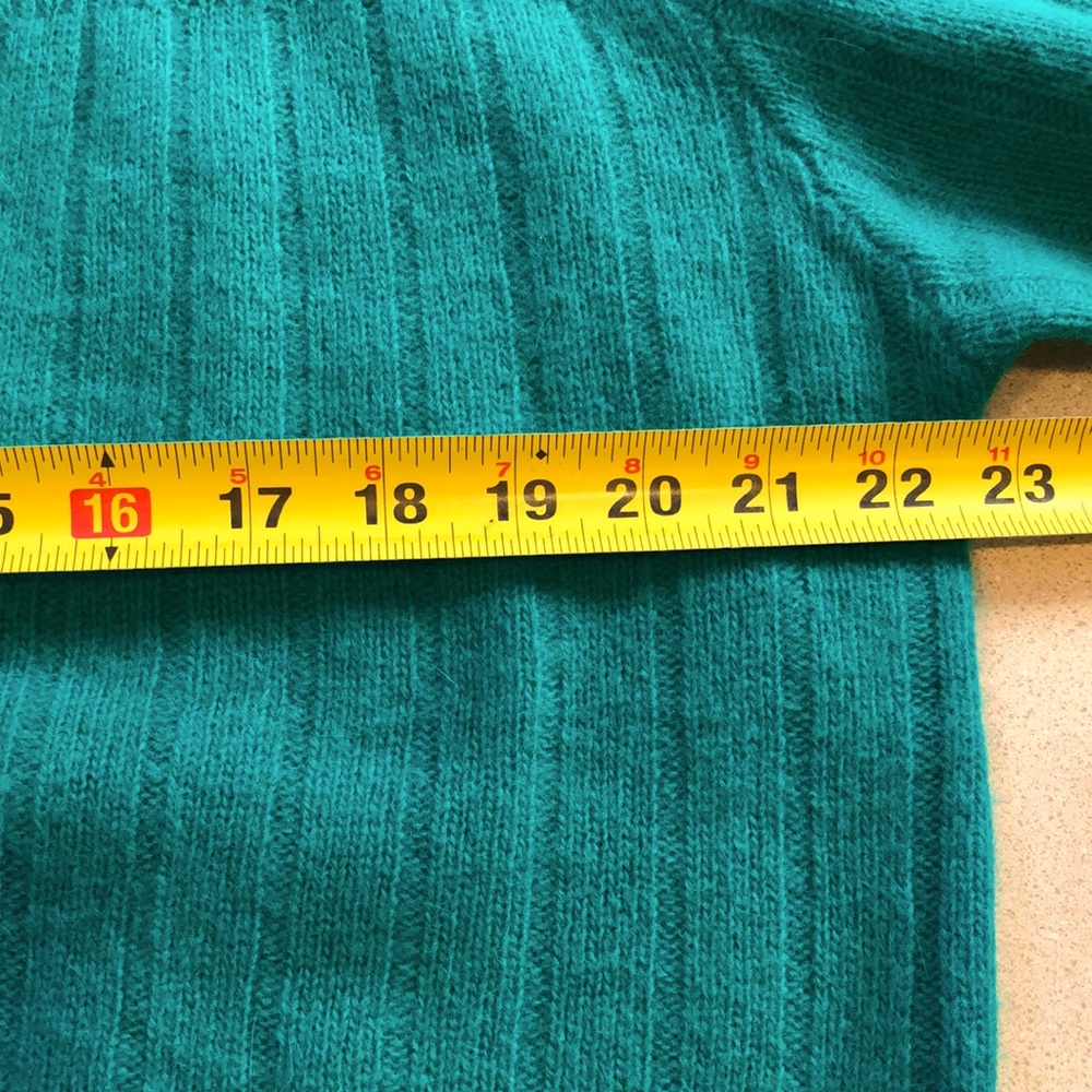 VINTAGE VICTORIA JONES LAMBSWOOL AND ANGORA CARDIGAN KELLY GREEN SIZE MEDIUM - Picture 11 of 13